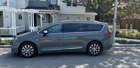 Chrysler Pacifica 2023