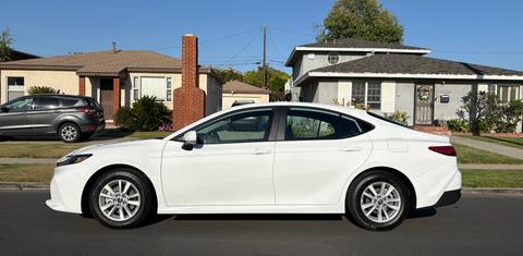 Toyota Camry Hybrid 2026
