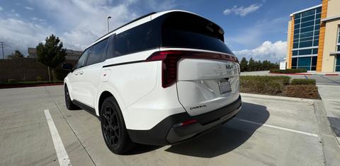 Kia Carnival Hybrid 2025