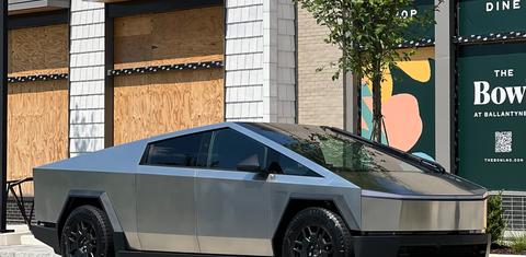 Tesla Cybertruck 2025