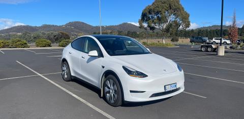 Tesla MODEL Y 2024