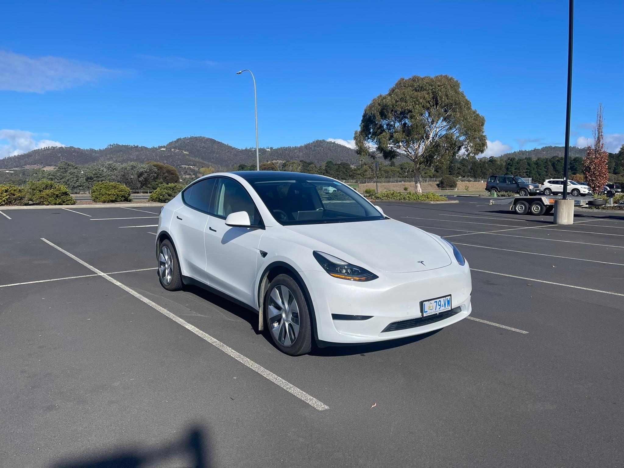 Tesla MODEL Y 2024 in Cambridge