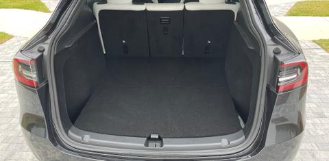 Tesla Model Y 2025