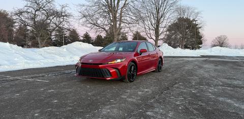 Toyota Camry Hybrid 2025