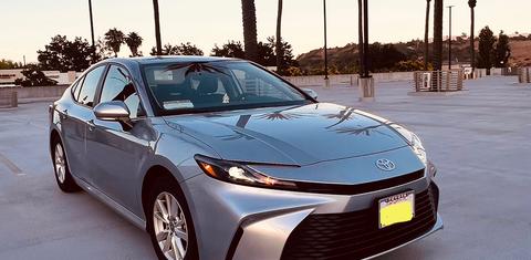 Toyota Camry Hybrid 2025