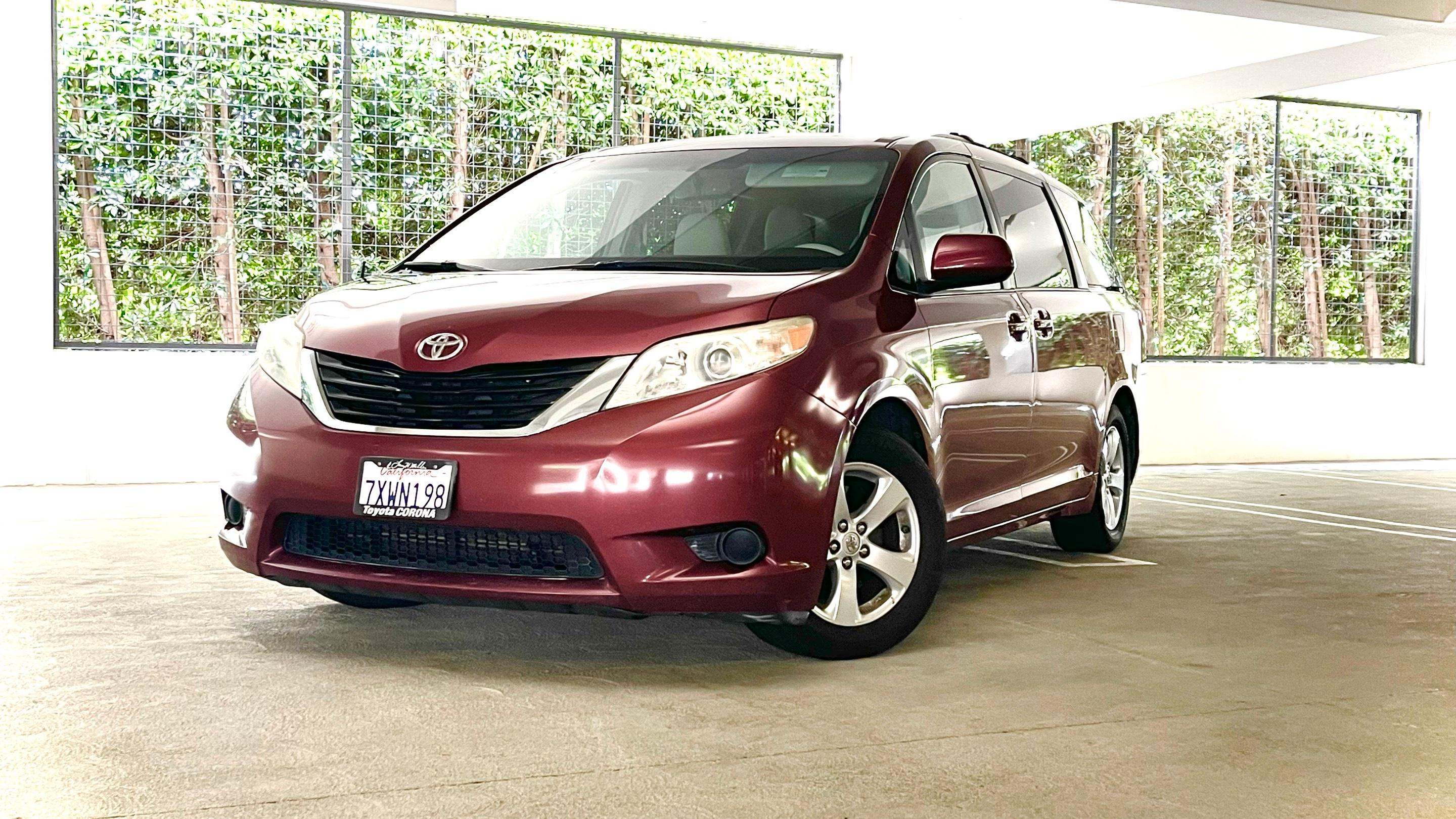 Toyota Sienna 2013 in Irvine, CA