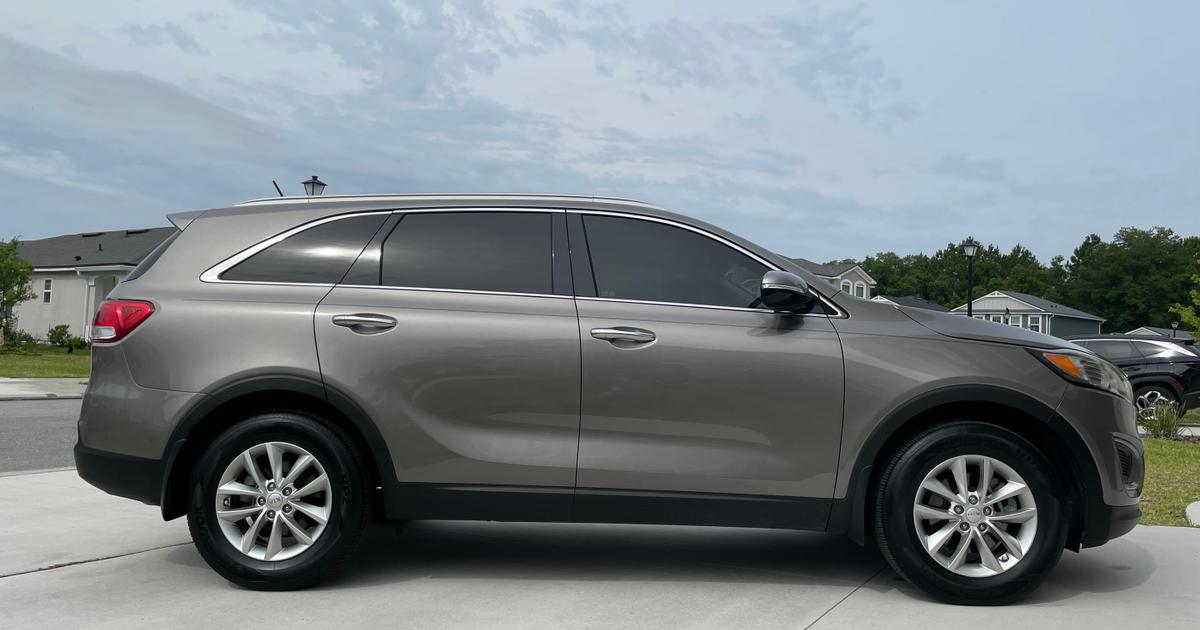 Kia Sorento 2017 rental in Jacksonville, FL by VALET CAR WASH & RENTAL