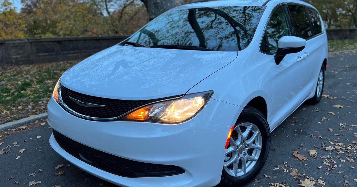 Chrysler Voyager 2021 rental in Elizabeth, NJ by Edwin O. Turo