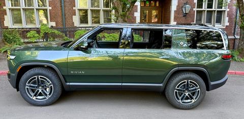 Rivian R1S 2025