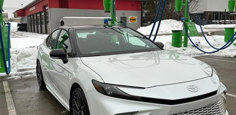 Toyota Camry Hybrid 2025