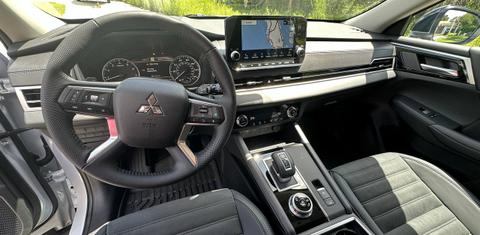 Mitsubishi Outlander 2024