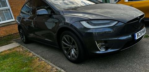 Tesla Model X 2019
