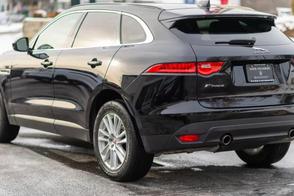 Jaguar F-Pace car