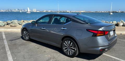 Nissan Altima 2025