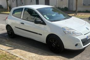 Renault CLIO III SOCIETE 2011 à Palaiseau