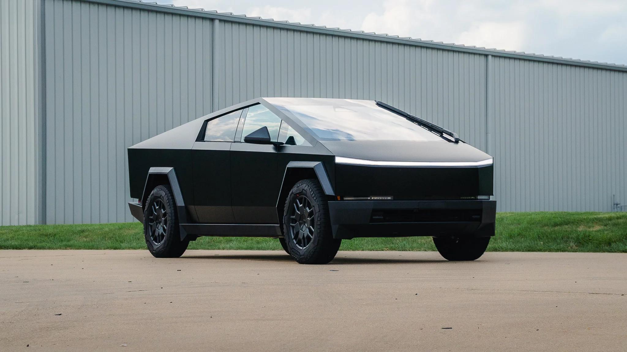 Tesla Cybertruck 2024 in Garden Grove, CA