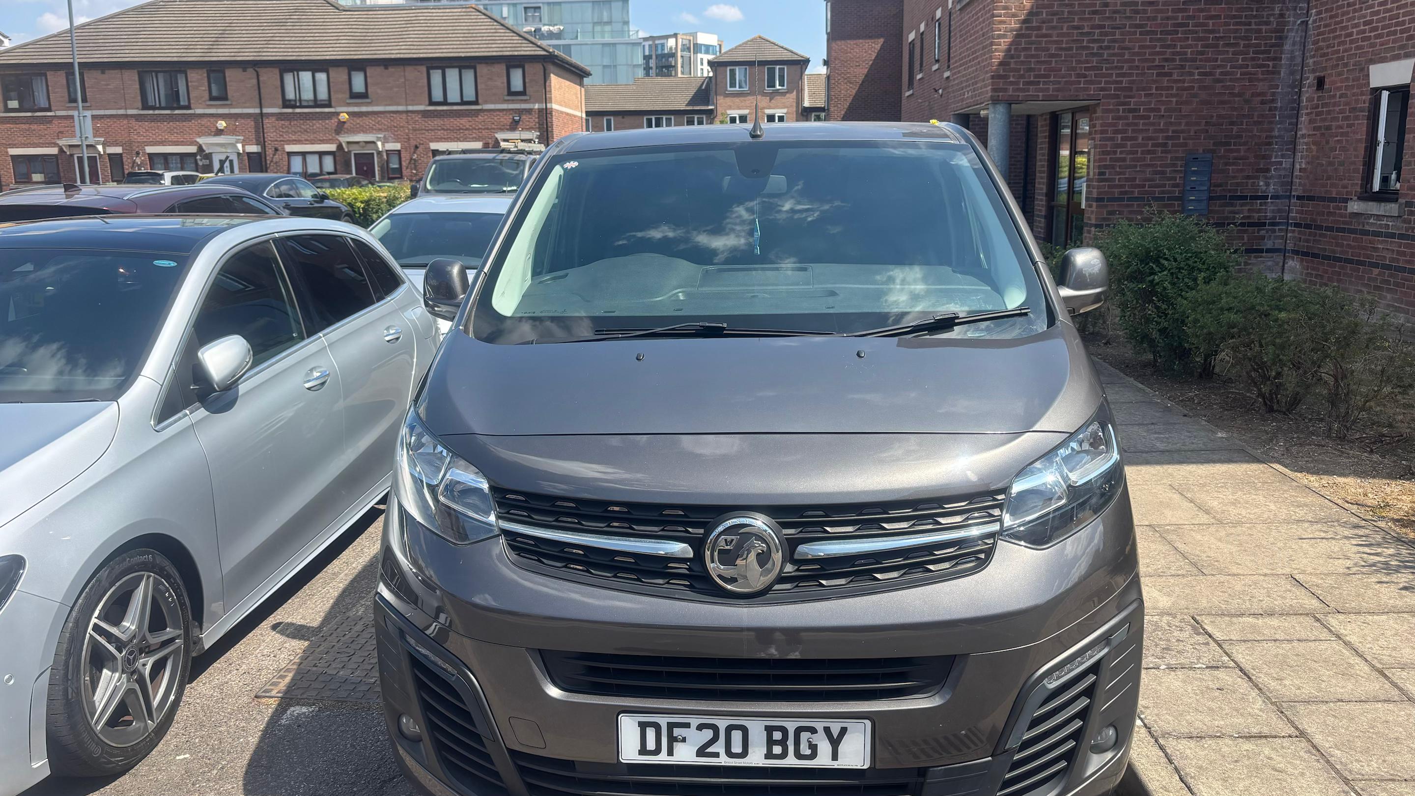 Vauxhall Vivaro 2020 in London