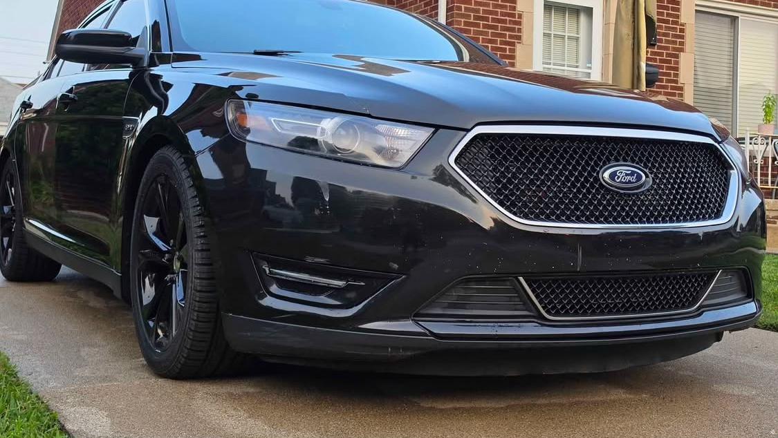 Ford Taurus 2014 in Akron, OH