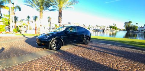 Tesla Model Y 2025