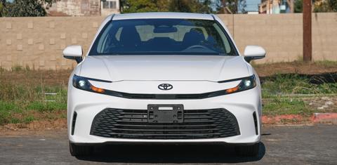 Toyota Camry Hybrid 2025