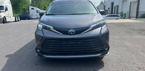 Toyota Sienna 2025
