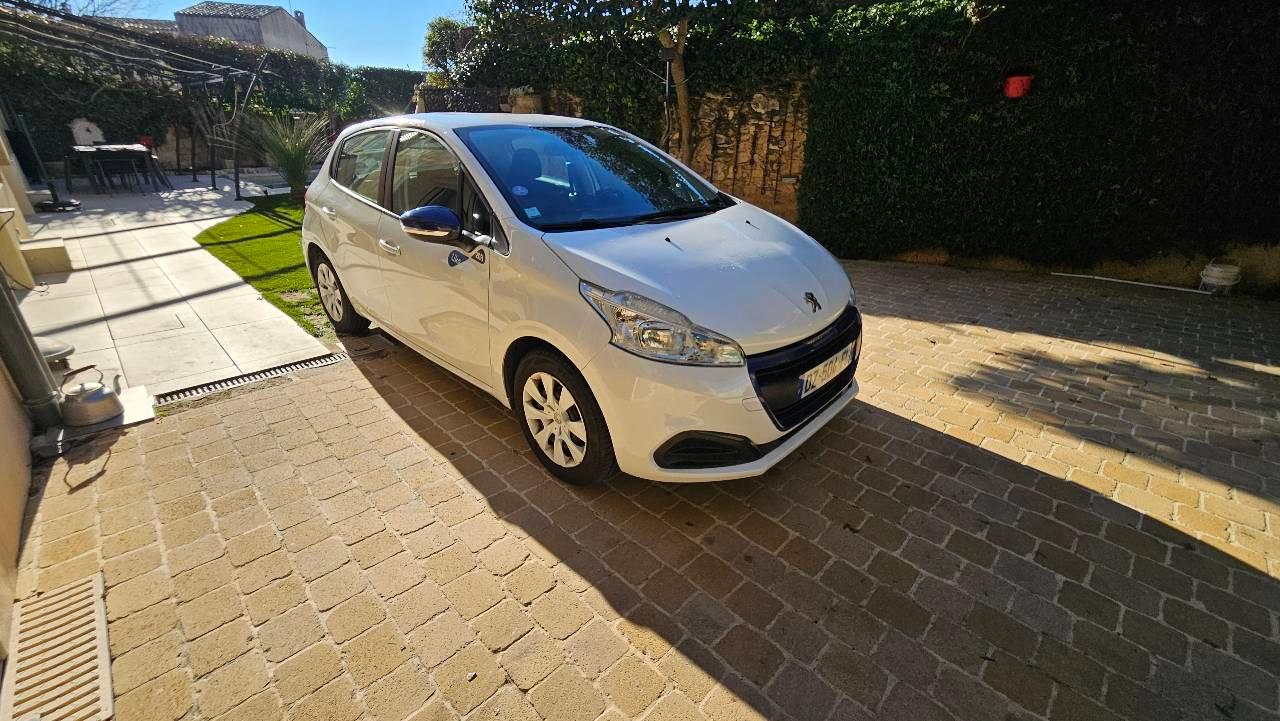 Peugeot 208 2016 in Montpellier