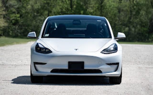 Tesla Model 3 2023 in Kansas City, MO