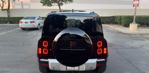 Land Rover Defender 2025