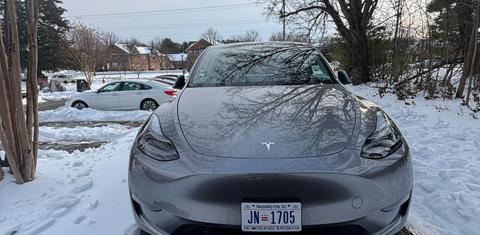 Tesla Model Y 2025