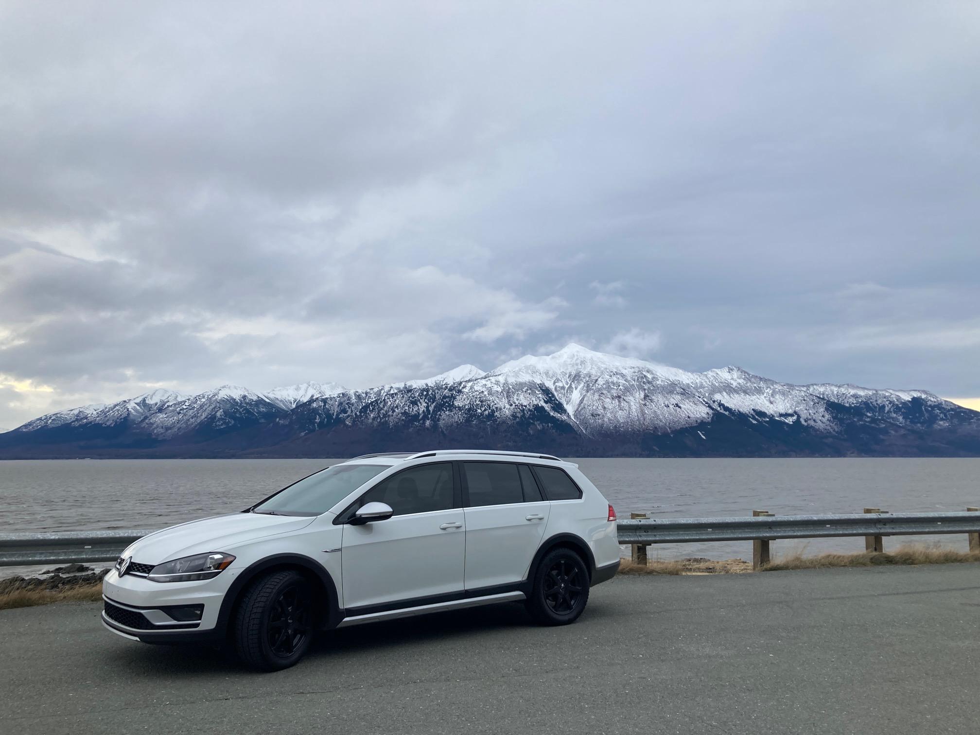 Volkswagen Golf Alltrack 2018 in Anchorage, AK