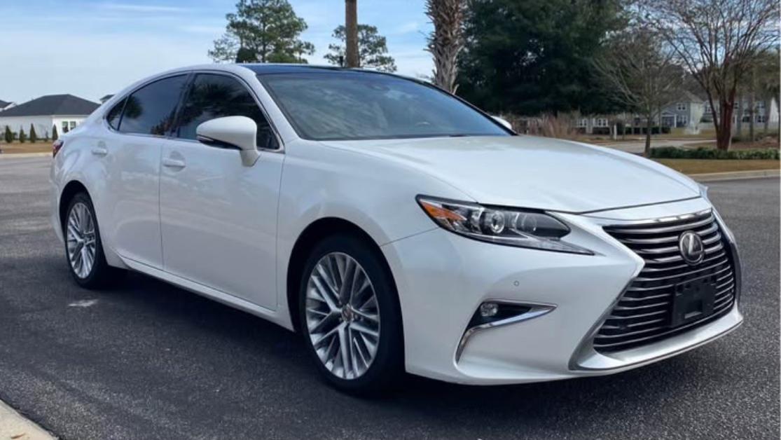 Lexus ES 2016 in 
