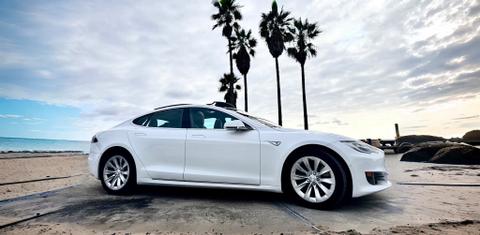 Tesla Model S 2016