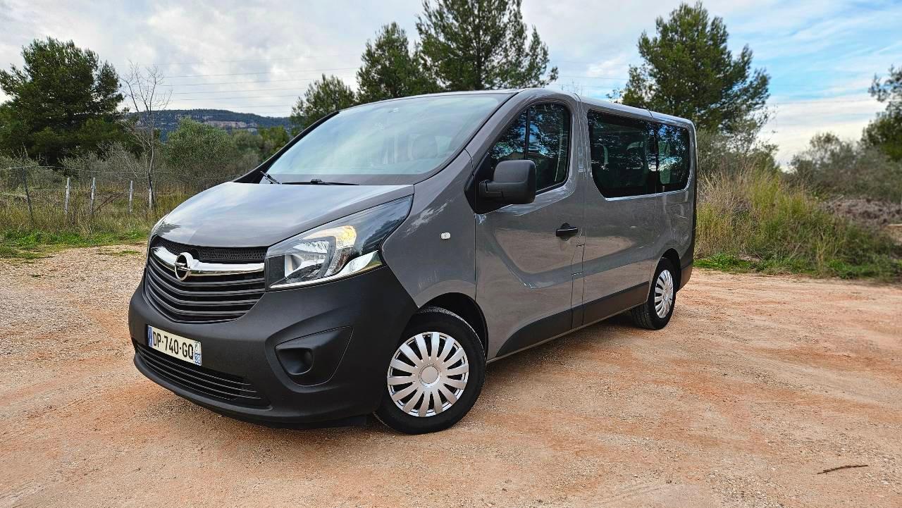 Opel VIVARO 2015 à La Farlède