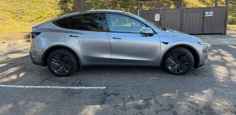 Tesla Model Y 2026