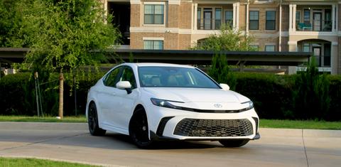 Toyota Camry Hybrid 2025