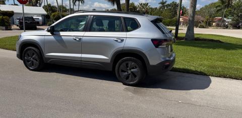 Volkswagen Taos 2025