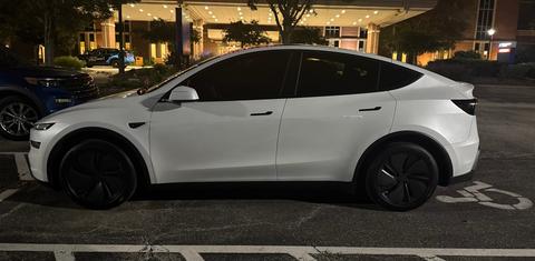Tesla Model Y 2026