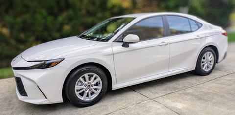 Toyota Camry Hybrid 2025