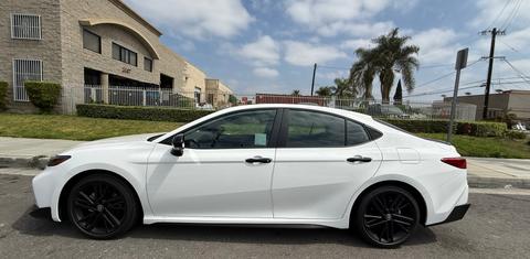 Toyota Camry Hybrid 2026