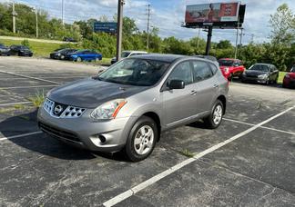 Nissan Rogue car