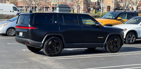 Rivian R1S 2022