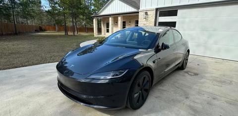 Tesla Model 3 2024