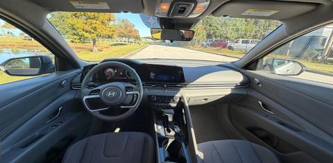 Hyundai Elantra 2025