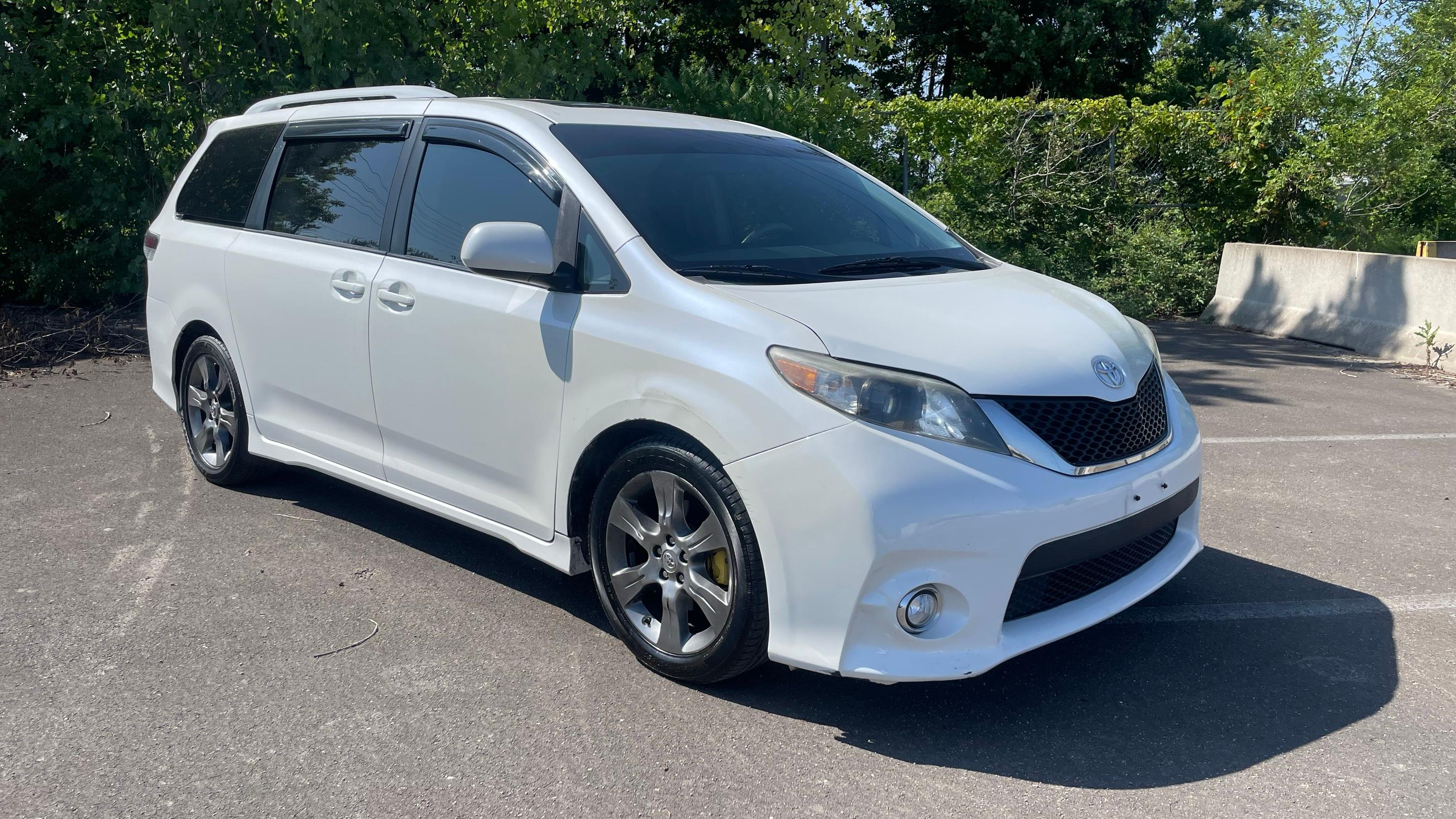 Toyota Sienna 2012 in Niagara Falls, ON