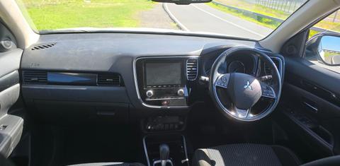 Mitsubishi OUTLANDER 2020