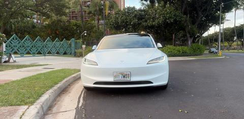 Tesla Model 3 2024