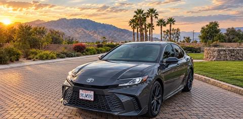 Toyota Camry Hybrid 2026