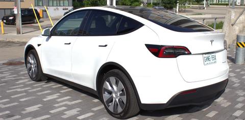 Tesla Model Y 2024