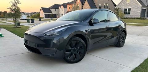 Tesla Model Y 2024