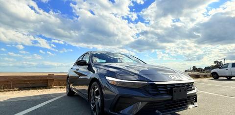 Hyundai Elantra 2025
